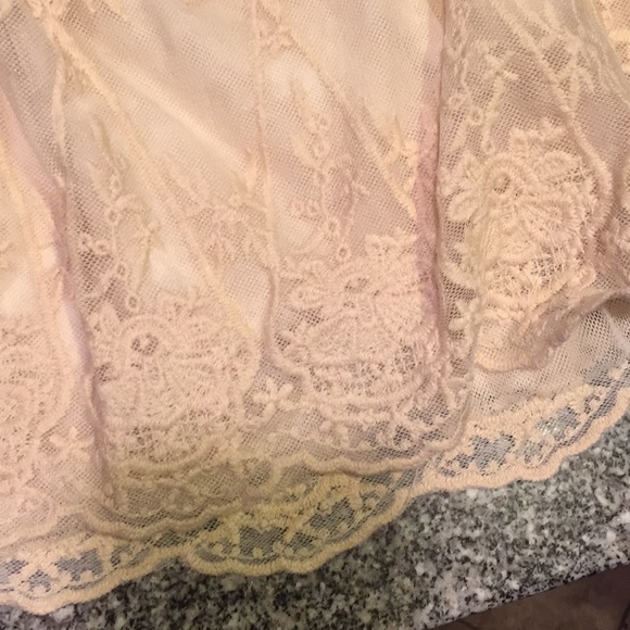 Lacy cream skirt - Picture 2 of 2